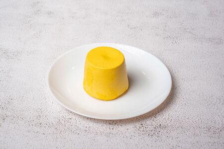 Пирожное Dessert Fantasy Манго- маракуйя