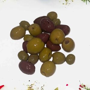 Маслины и оливки в ассорти