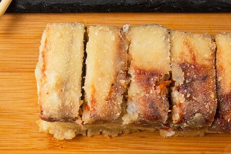 Ролл с угрем Hot