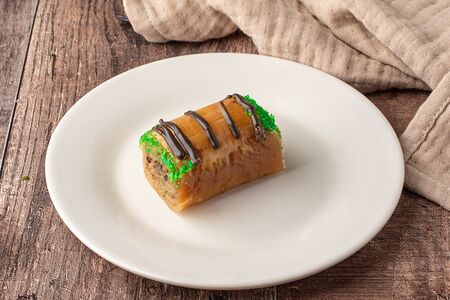 Пахлава с фисташкой и тёмным шоколадом