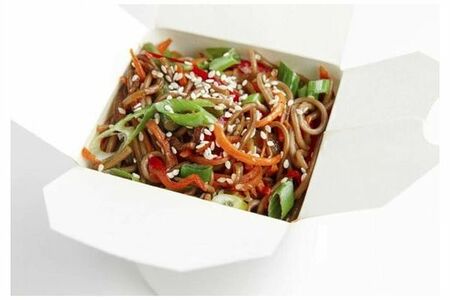 Вок курица в сливочно-овощном соусе