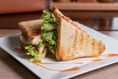 Сэндвич с ветчиной