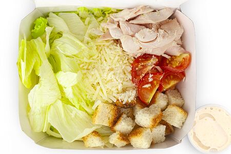 Салат Цезарь с курицей