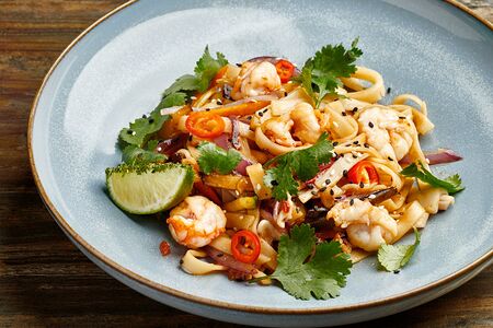 #Удон с морепродуктами в соусе терияки