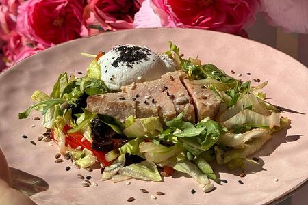 Салат с тунцом 