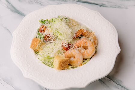 Цезарь с креветками 