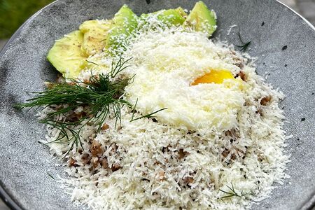 Гречневая каша с яйцом пашот