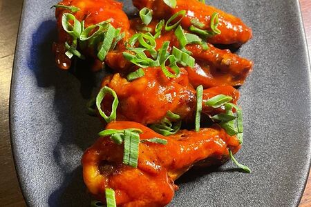 Куриные крылышки в соусе кимчи