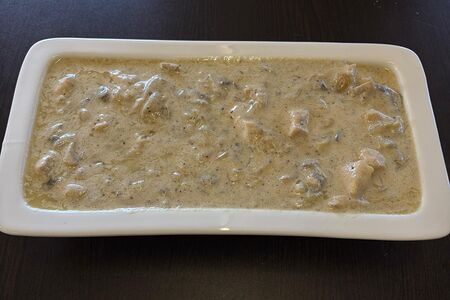 Куриная грудка в сливочно-грибном соусе 