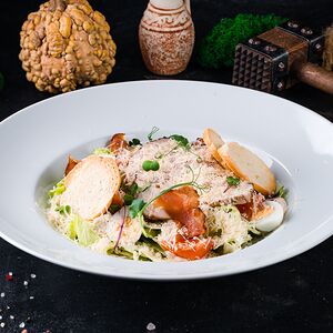 Салат Цезарь с курицей
