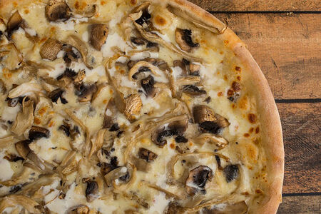 Пицца Грибной жульен 32