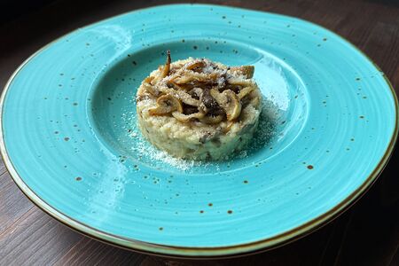 Ризотто с тремя видами грибов