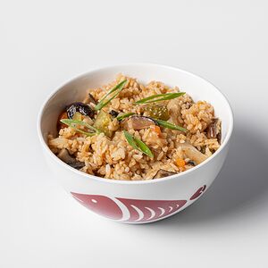 Жареный рис с овощами