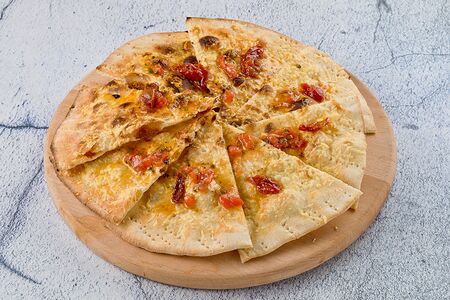 Фокачча с вялеными томатами 