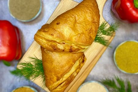 Слойка с ветчиной и сыром