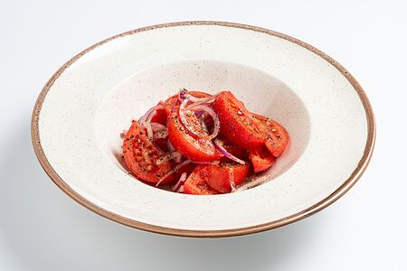 Салат из помидоров с красным луком