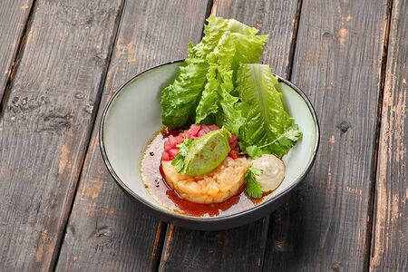 Тартар из тунца и гребешка 