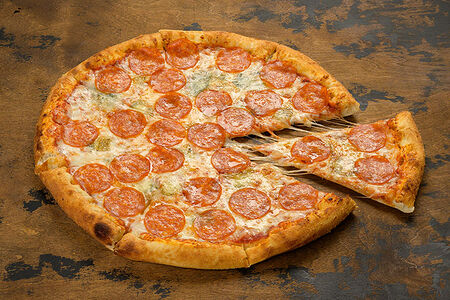 Пицца Пепперони с горгонзолой