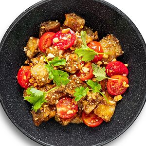 Салат с хрустящими баклажанами
