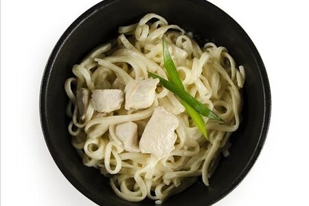 Удон с курицей в сливках