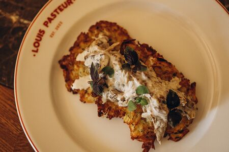 Драники с вешенками в сливочном соусе