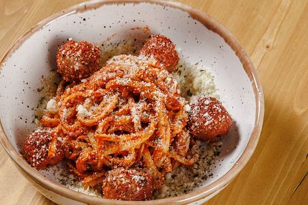 Спагетти Болоньезе с веганскими фрикадельками