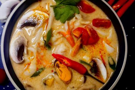 Том Ям с морепродуктами 