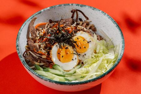 Пибимбап с говядиной