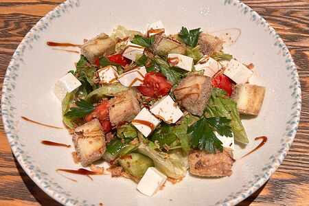 Салат с хрустящими баклажанами в соусе устричный чили