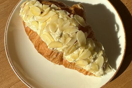 Круассан миндальный