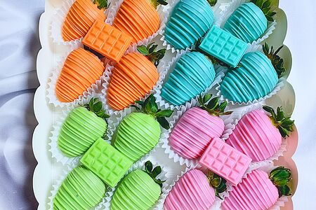 Набор клубника в шоколаде радуга 