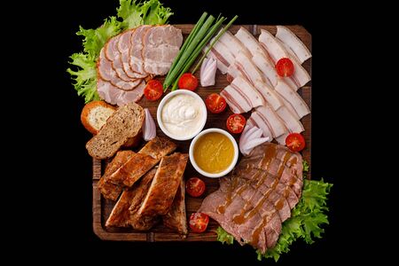 Копченые мясные закуски