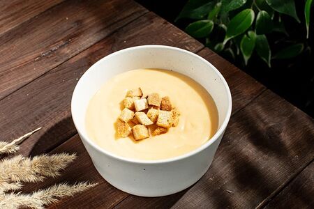 Крем-суп сырный с сухариками