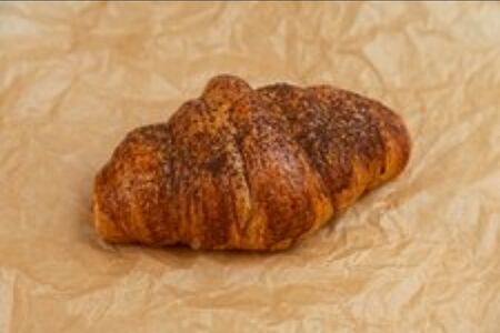Круассан с шоколадным кремом 