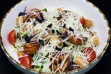 Салат Цезарь с креветками