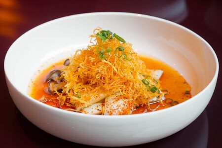 Кальмары BBQ, японские грибы и хрустящий картофель