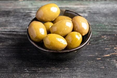 Оливки гигант с косточкой