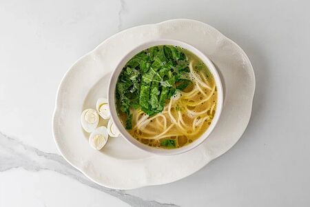 Куриный бульон с лапшой