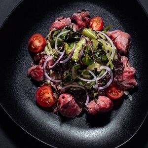 Салат с ростбифом