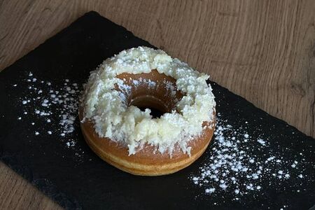 Пончик сгущенка-кокос