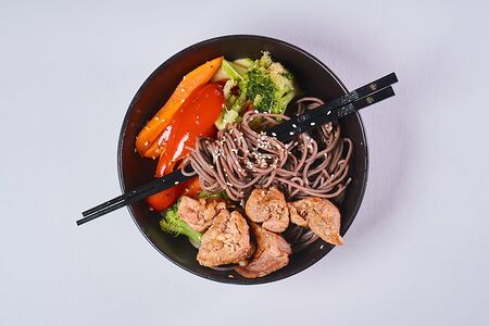 Соба со свининой в свит чили Max