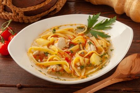 Лапша по-грузински на курином бульоне