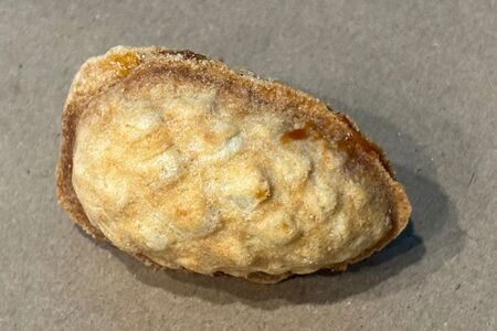 Орешек со сгущенкой