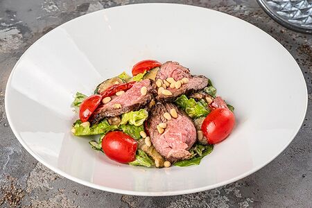 Салат тёплый с ростбифом