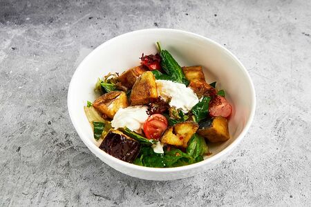 Салат с хрустящими баклажанами