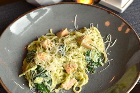 Спагетти с лососем