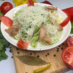 Салат Цезарь с курицей