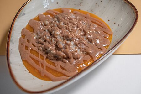 Овсянная каша на воде с дагестанской пастой и урбечем