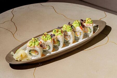 Ролл с камчатским крабом