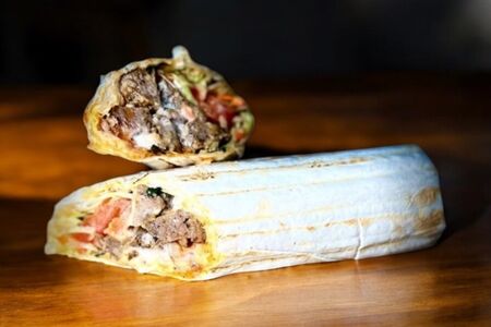 Шаурма с люля-кебабом на углях